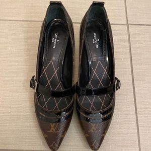 Authentic Louis Vuitton Shoes 39 1/2